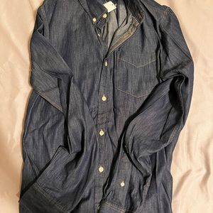 GAP Slim Fit Size Small Brand New Casual Button Down Shirt